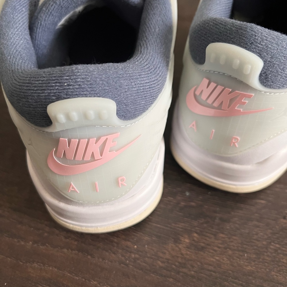 Air Jordan Nike sneakers F07939-101